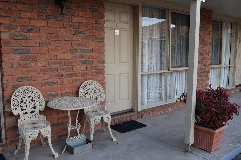 Australian Settlers Motor Inn Swan Hill Exterior photo